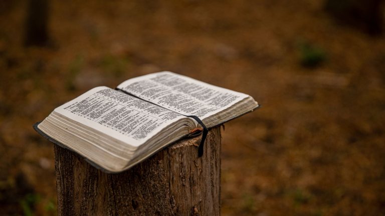 Christian Apologetics: A Comprehensive Guide 2026