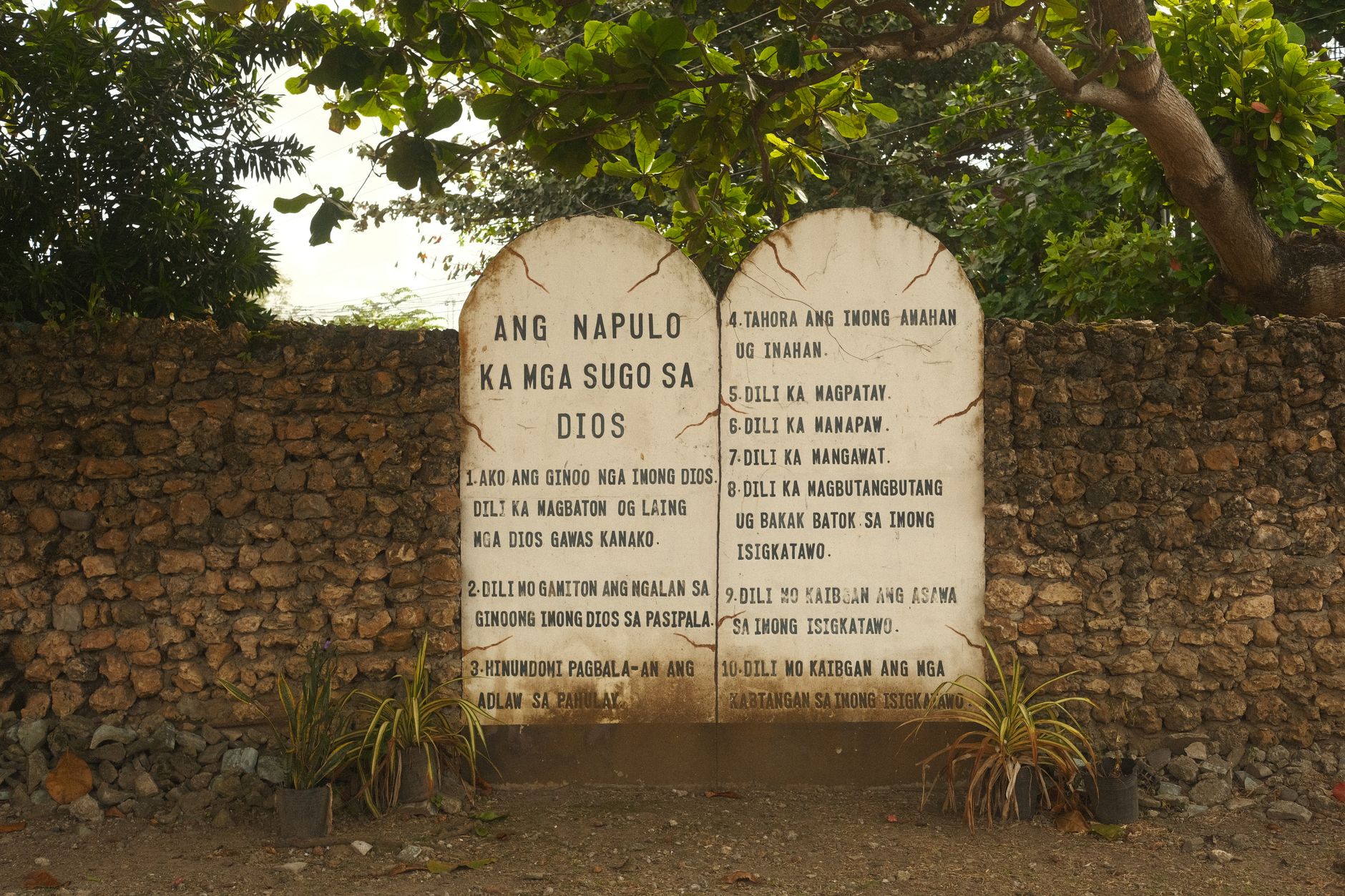 What Are the Ten Commandments in the Bible?
