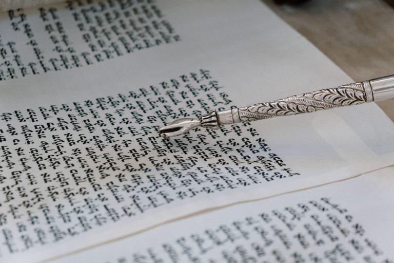 Textual Criticism of Bible Manuscripts: A 2026 Guide